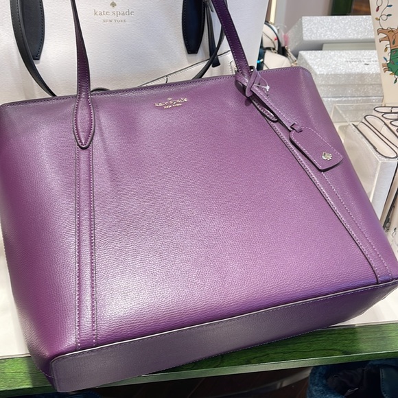 Kate Spade Cara Large Tote

COLOR:
Ripe Plum - Picture 13 of 16